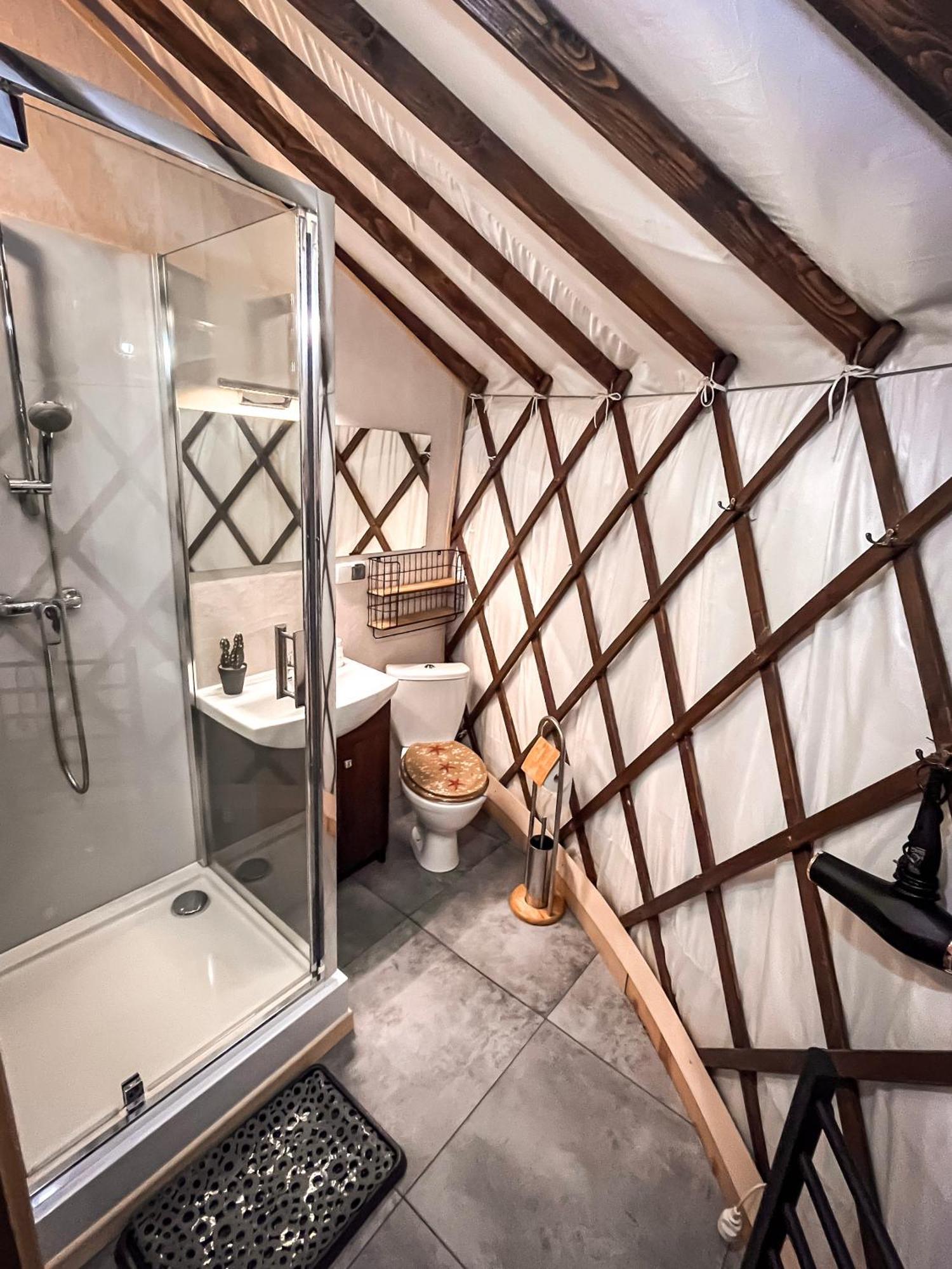 Aloha Glamp - Okragle Domki Przy Rzece - Balia I Sauna - Energylandia Zagornik Extérieur photo
